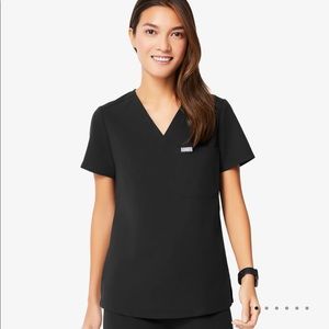 Figs scrub top